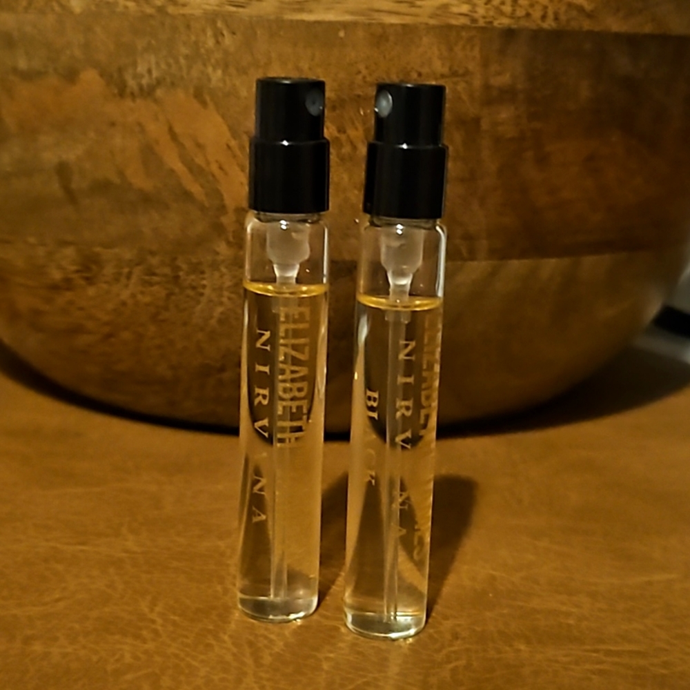 Elizabeth and James Nirvana Black EDP travel mini